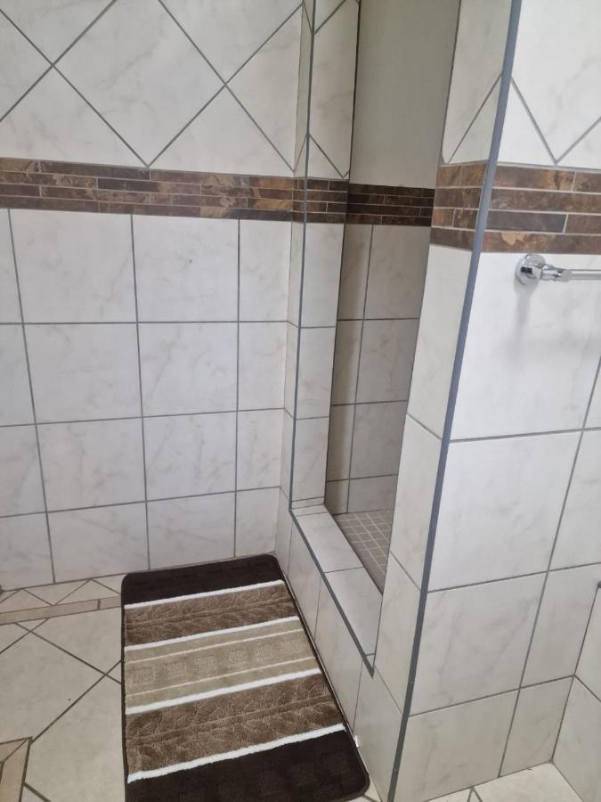 Pinto City Motel Kempton Park Eksteriør billede