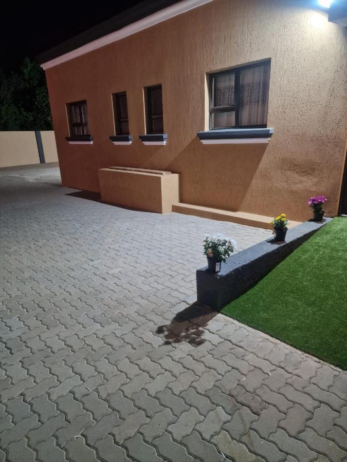 Pinto City Motel Kempton Park Eksteriør billede
