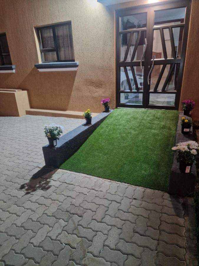 Pinto City Motel Kempton Park Eksteriør billede