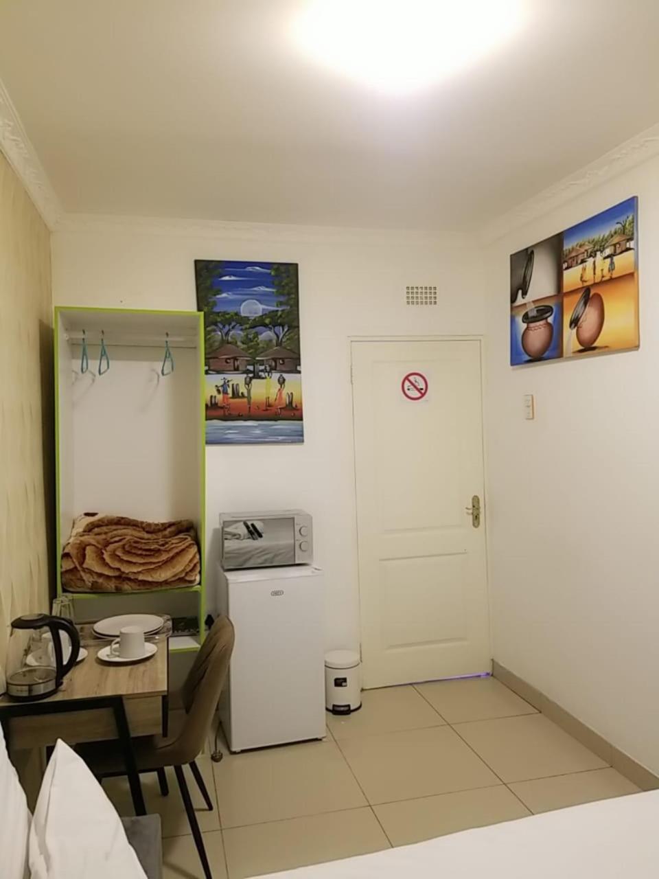 Pinto City Motel Kempton Park Eksteriør billede